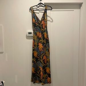 Perfect condition SIR. gown